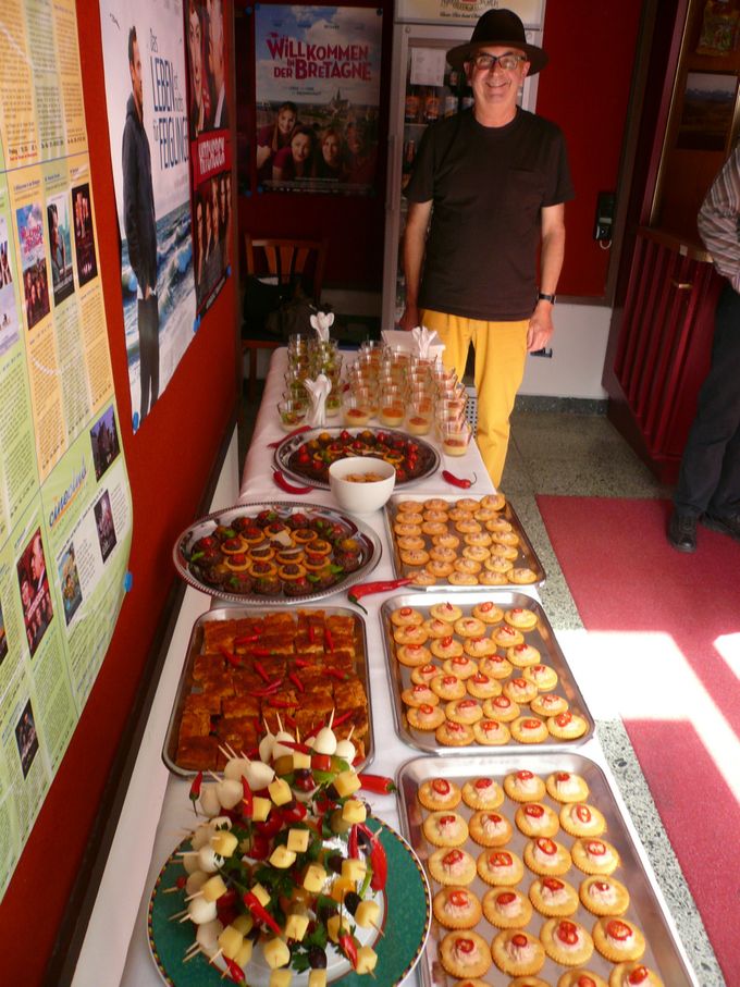 Fingerfood Buffet im Kino Leutkirch zum Geburtstag von Wolfgang Bietsch, April 2013