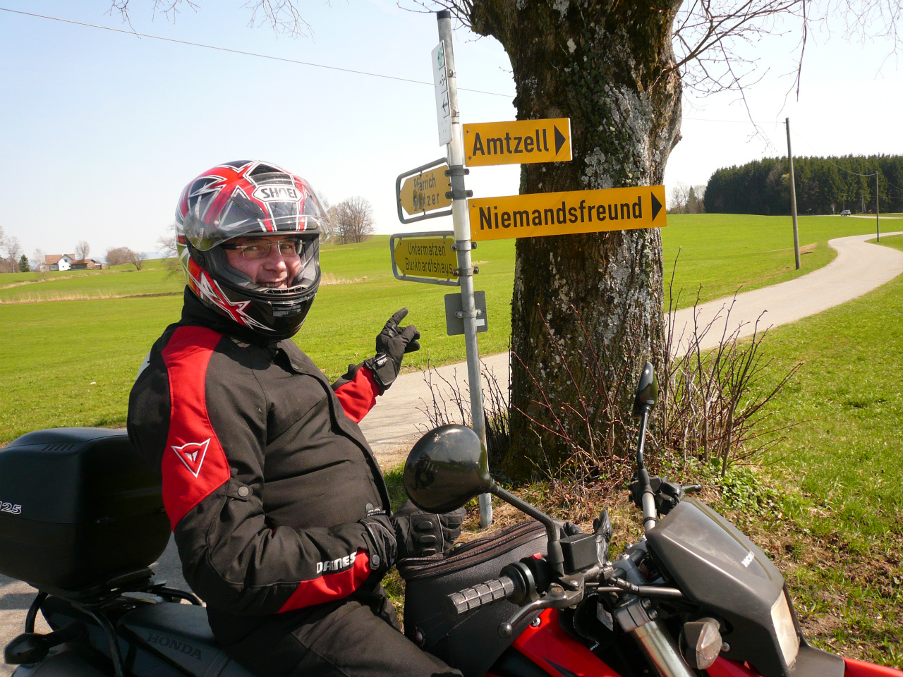 auf zwei Rädern ist man ungern "Niemandsfreund"